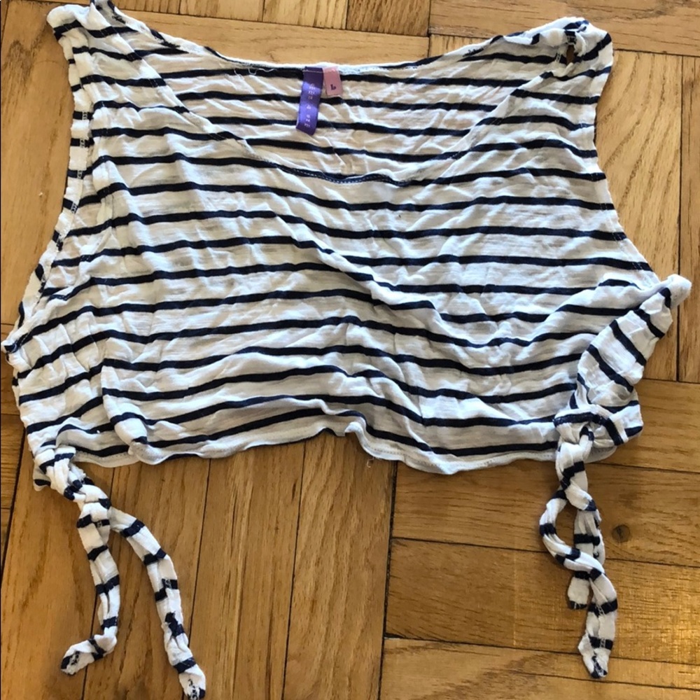 emma & sam striped crop top - size L